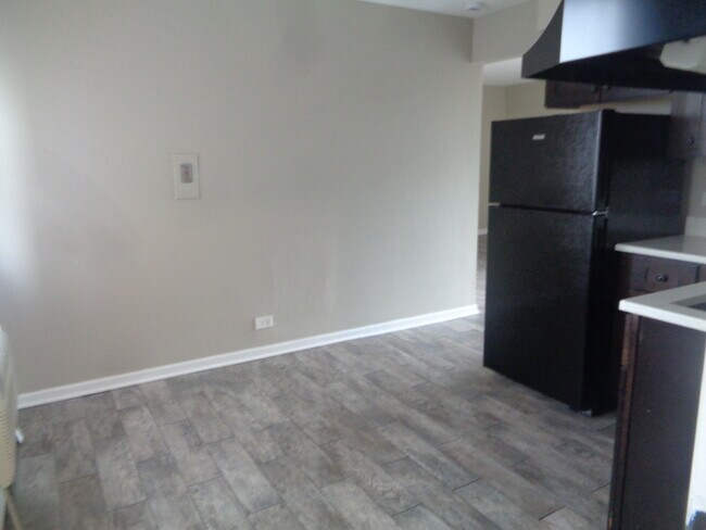 Foto del edificio - 7323 W 79th St