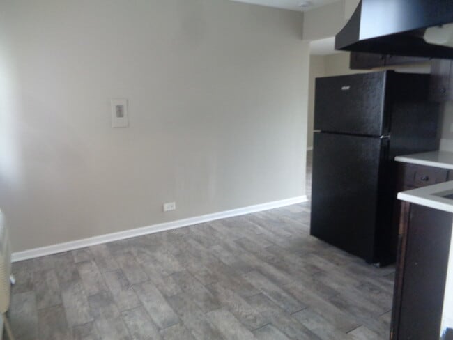 Building Photo - 7323 W 79th St