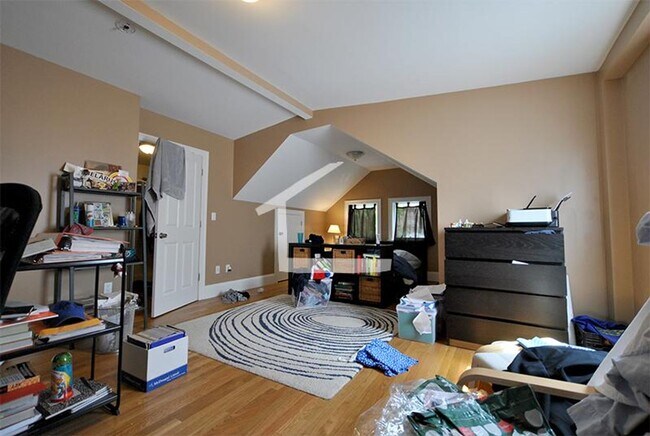 Photo - 31 Woodstock Ave., Apartment