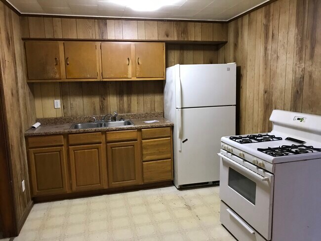 Kitchen - 934 7th Ave
