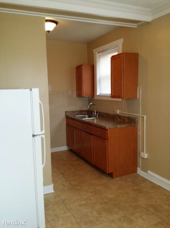 Foto del edificio - 1 br, 1 bath Apartment - 2354 E 70th St