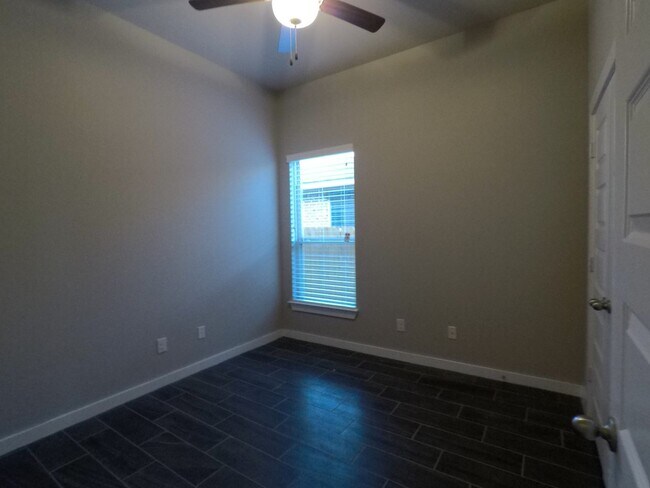 Building Photo - LUXURY TOWNHOME LOCATED IN BASTROP, TEXAS AT PECAN PARK!