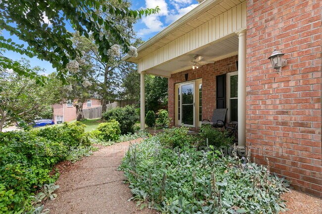 Building Photo - 1405 S Glenleigh Ct