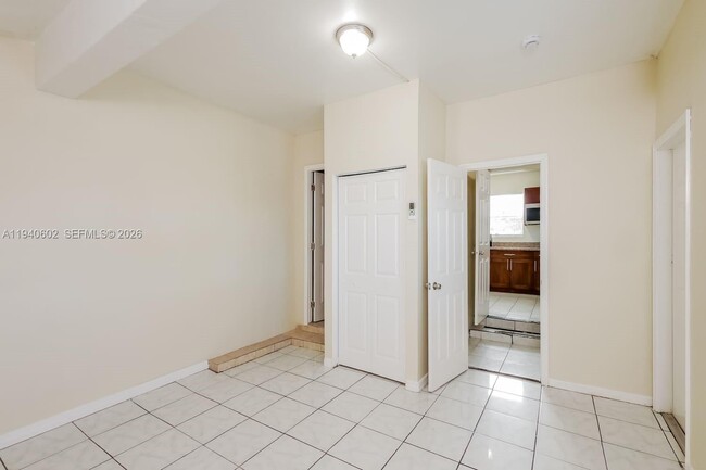 Foto del edificio - 998 NW 202nd St