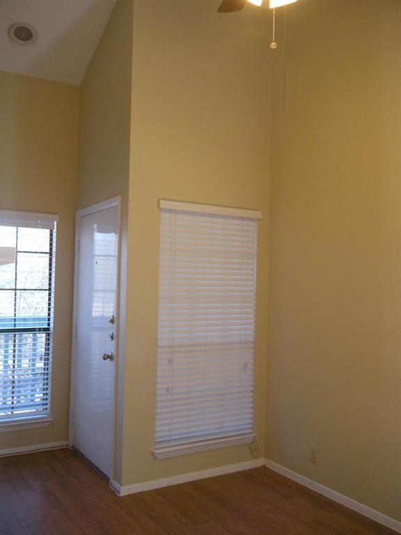 Building Photo - 303 W 35th St