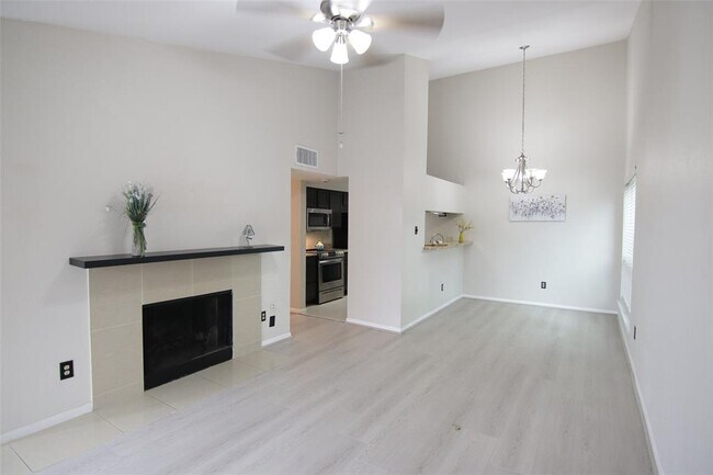 Foto del edificio - 8055 Cambridge St