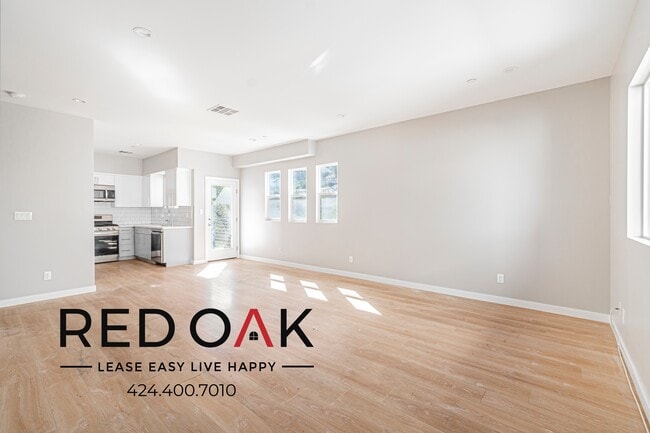 Building Photo - 4506 Esmeralda St