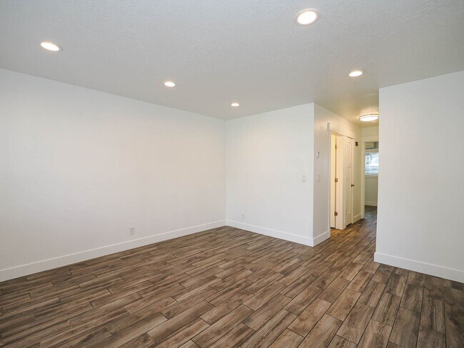 Building Photo - 1559 W 3395 S