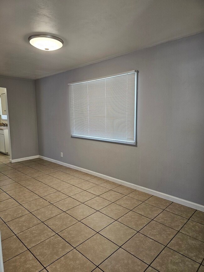 Foto del edificio - 739 W Padre Kino Dr