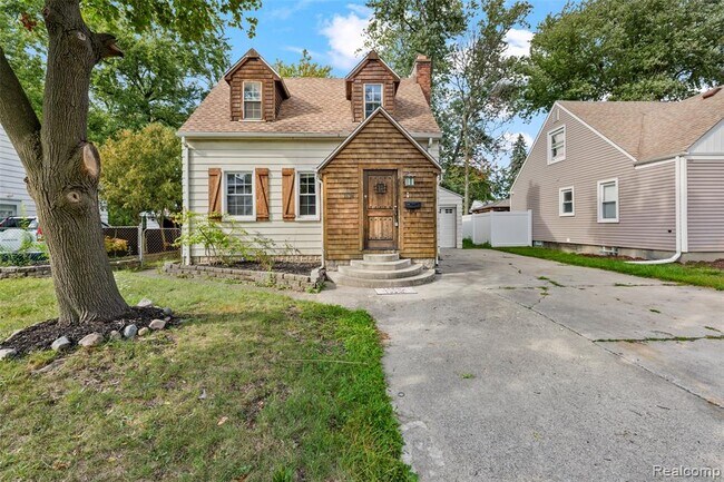 Building Photo - 1674 Eaton Rd