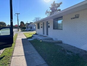 Building Photo - 1724 Kennedy Dr