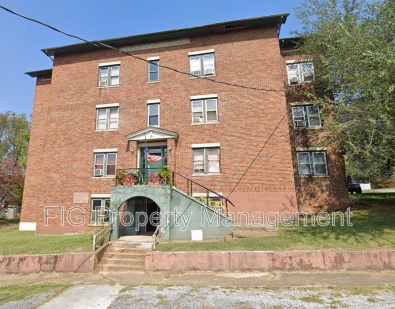 Primary Photo - 605 W E St