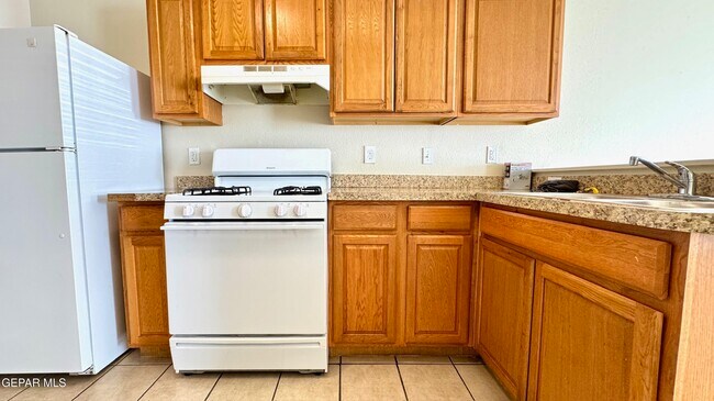 Foto del edificio - 8491 Roseway Dr