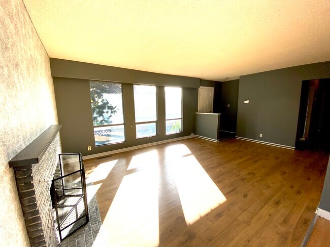 Photo du bâtiment - 2610 10th Ave