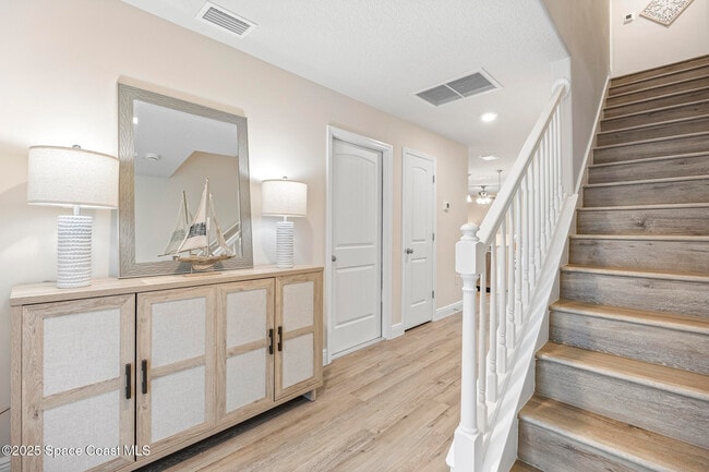 Foto del edificio - 228 Hidden Wds Pl