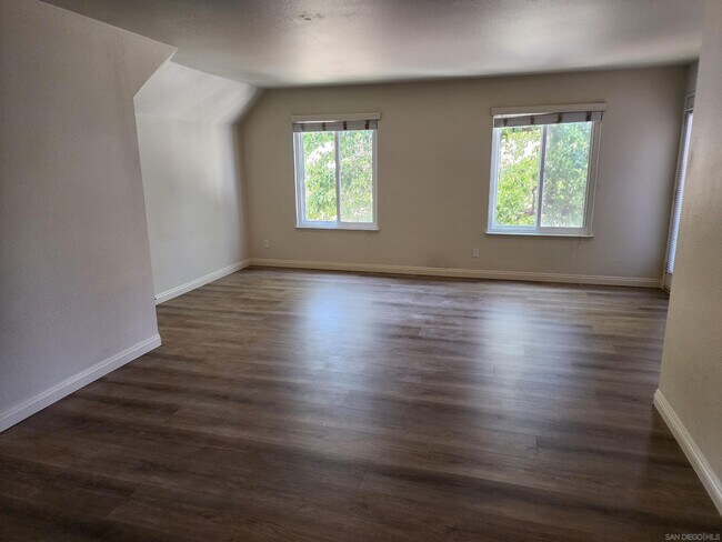 Building Photo - 3520 Lebon Dr