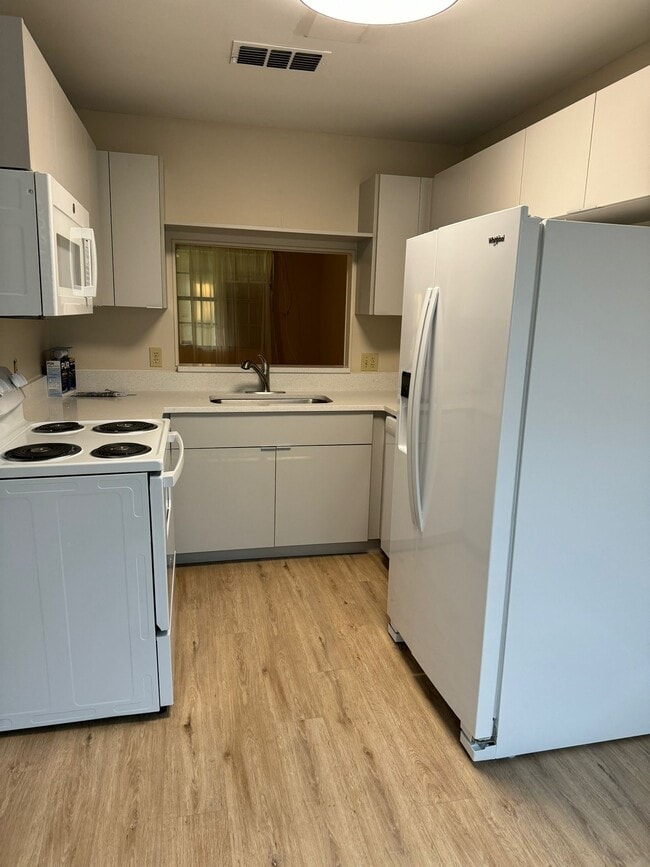 Kitchen 1 - 11740 Windbourne Ct