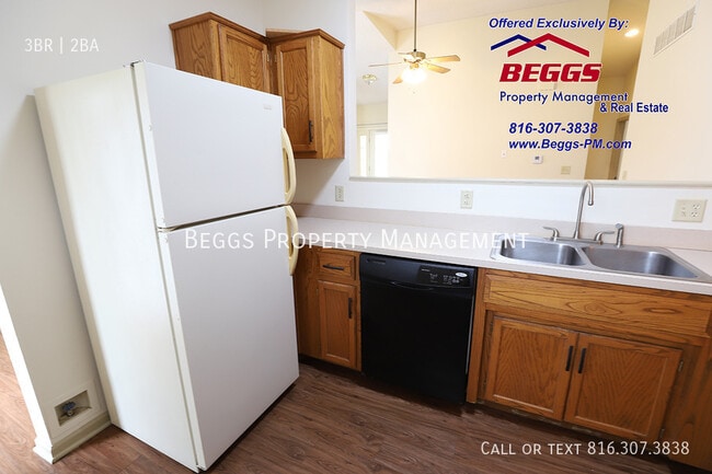 Building Photo - 300 S Terrace Ave