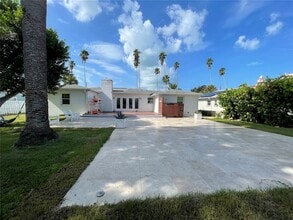 Building Photo - 3411 DE BAZAN Ave