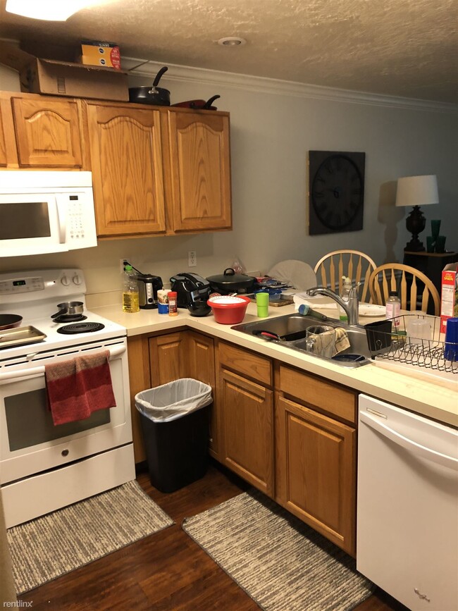 Foto del edificio - 2 br, 1 bath Townhome - 468 100 West 6