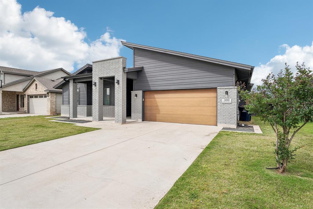 Foto principal - 300 Charli Cir