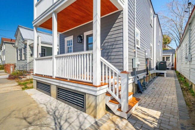 Foto del edificio - Gorgeous Renovated Downtown Charleston Home