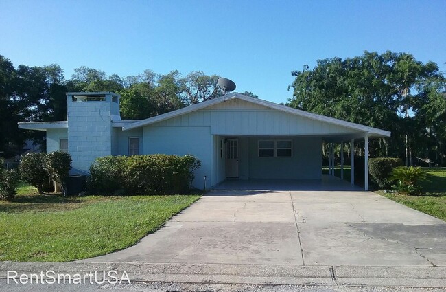 Building Photo - 3 br, 2 bath House - 1401 E. Crooked Lake Dr.