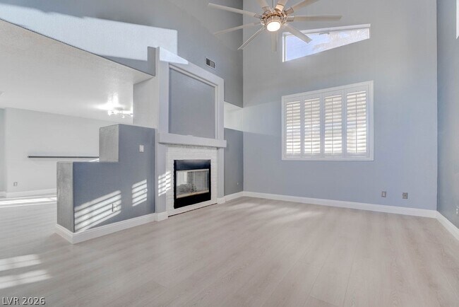 Foto del edificio - 879 Cozy Valley St