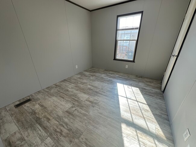 Foto del edificio - 5913 W Maple St