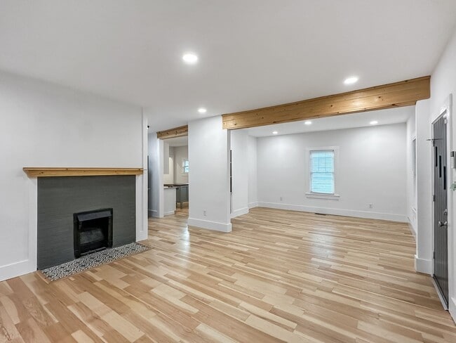 Building Photo - Beautiful, updated 3 bedroom home for rent!
