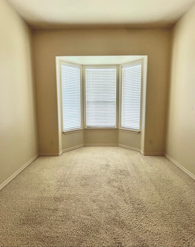 Building Photo - Beautiful Home in Moore - 3 Bed, 2 Bath, P...