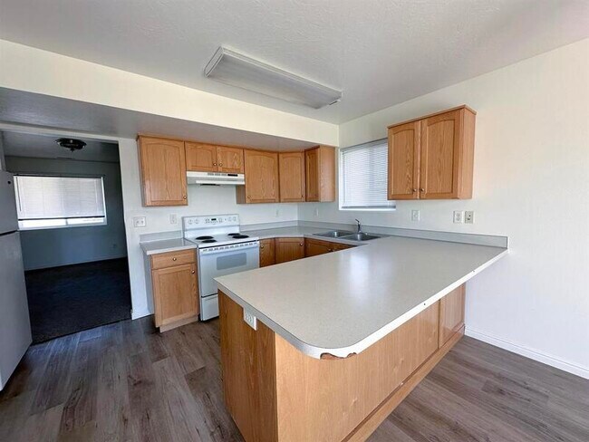 Foto del edificio - 15090 N 5400 W