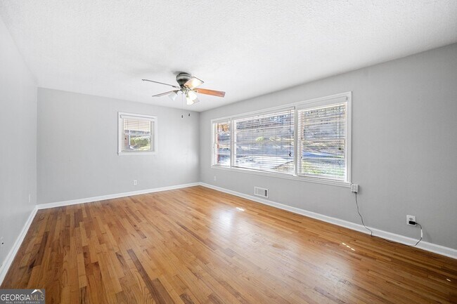 Foto del edificio - 397 Waterford Rd NW