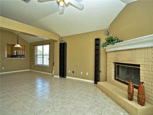 Foto del edificio - CHARMING CHANDLER CREEK HOME