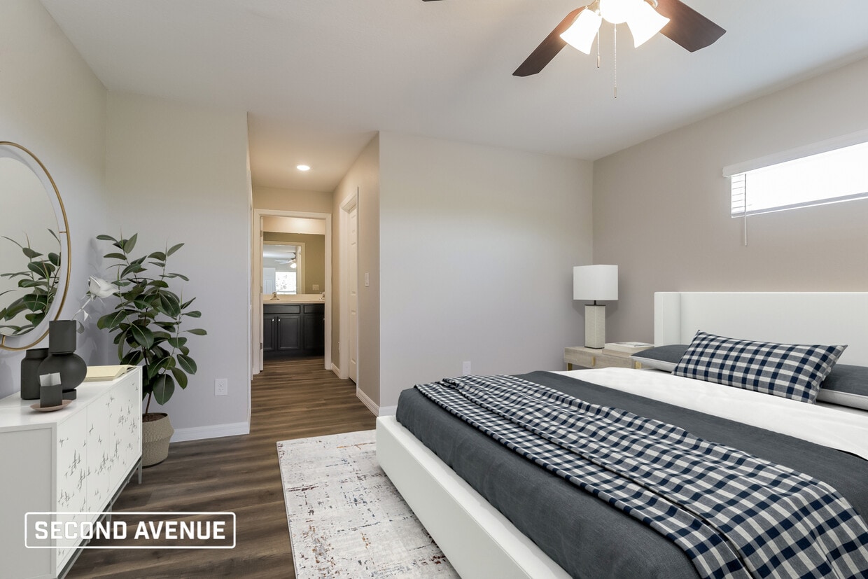 Primary Photo - 457 Lackey Ave S