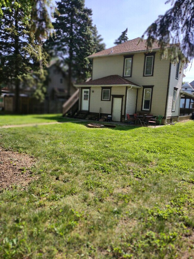 Back - 439 N Main St