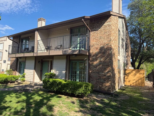 Building Photo - 7522 Holly Hill Dr