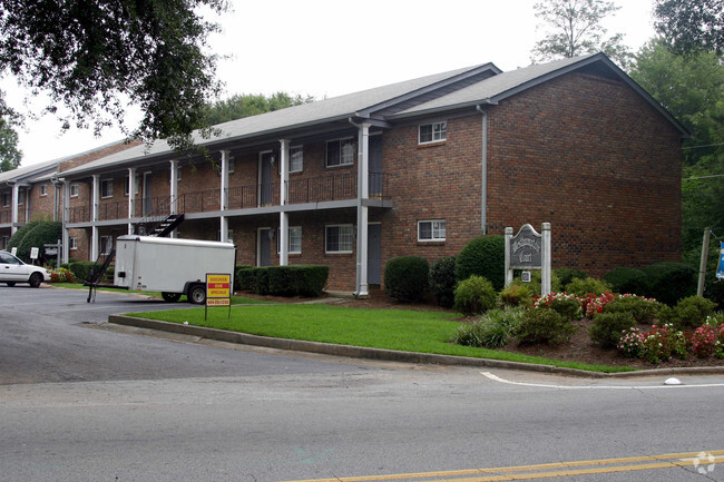 Building Photo - Westhampton Court Apartment Homes