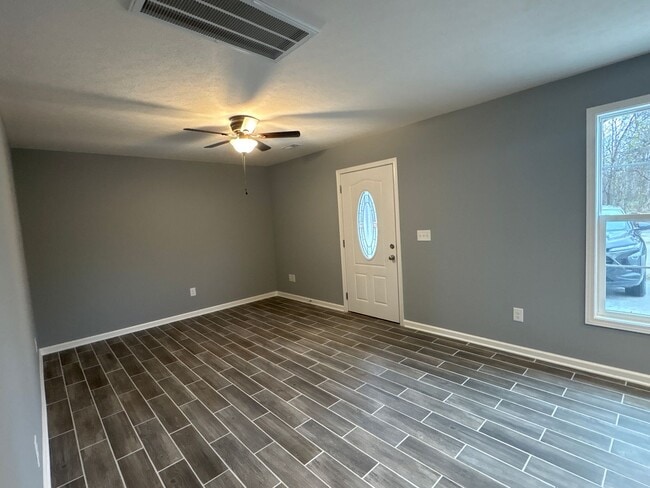 Building Photo - BRAND NEW Garden Style Apartment in Tullahoma.....