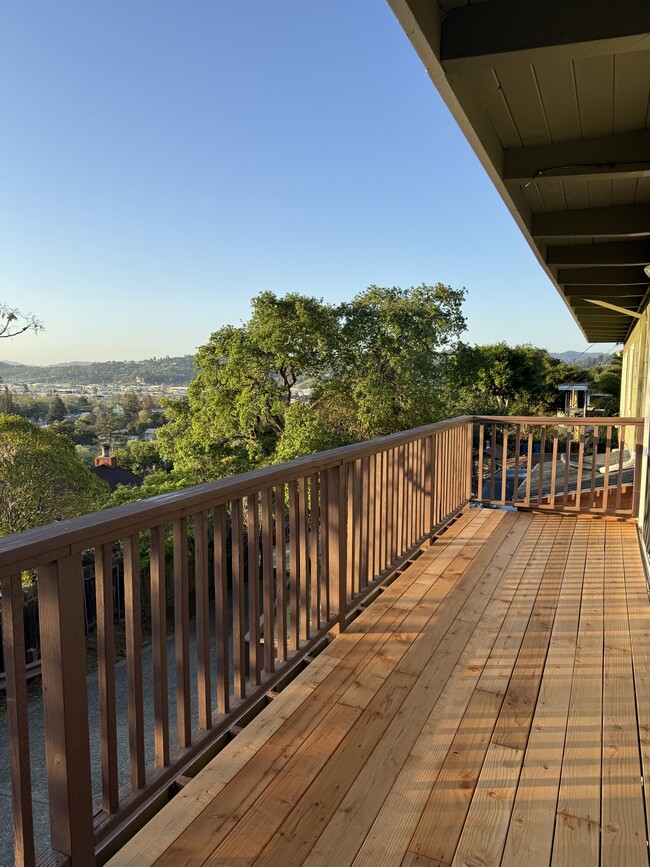 Building Photo - 24 La Vista Way