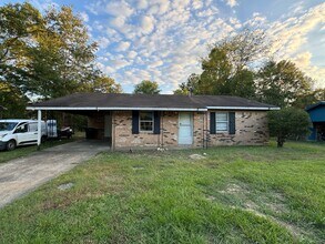 Building Photo - 117 Hayes Dr