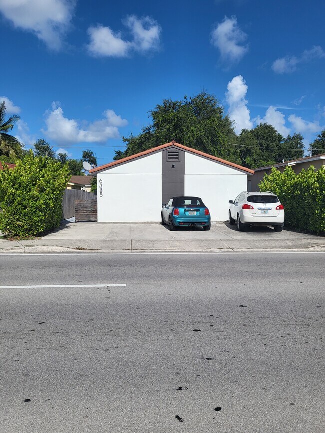 Building Photo - 6335 N Miami Ave