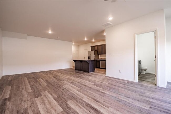 Foto del edificio - 825 S Rupple Rd