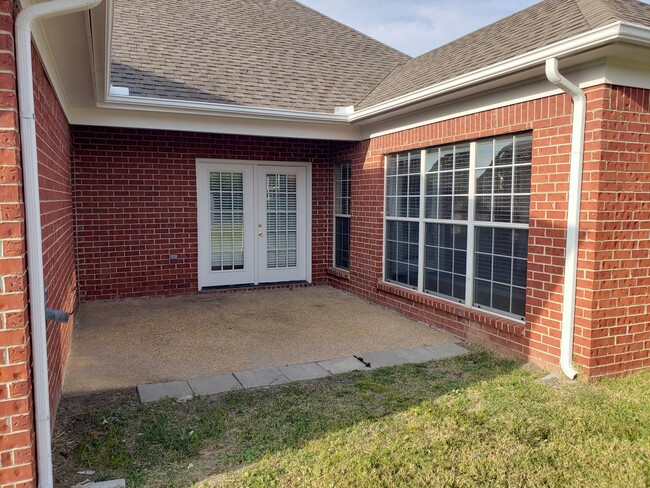 Rear Patio - 981 Clubhouse Dr