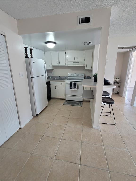 Foto del edificio - 572 Orange Dr