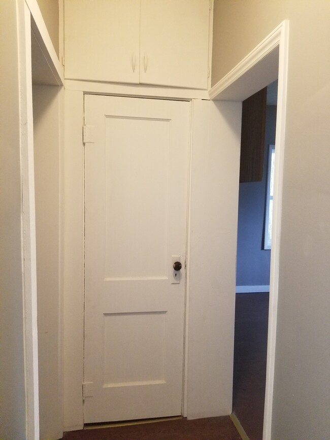 Hall Closet - 1602 S J St