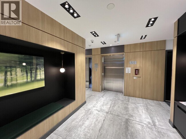 Photo du bâtiment - 648 Lea Ave