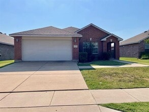 Building Photo - 12737 Northern Pine Dr