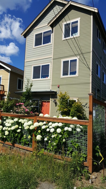 Primary Photo - 3302 Claremont Ave S