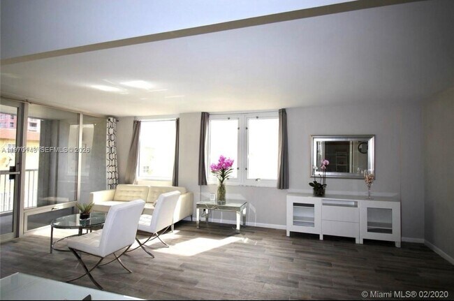 Foto del edificio - 2200 NE 33rd Ave